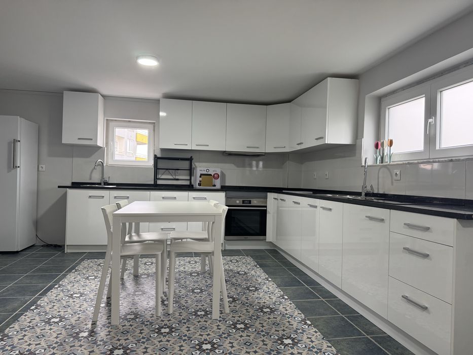 Almada quarto (a 300m da fertagus)(15 minutos de Lisboa)