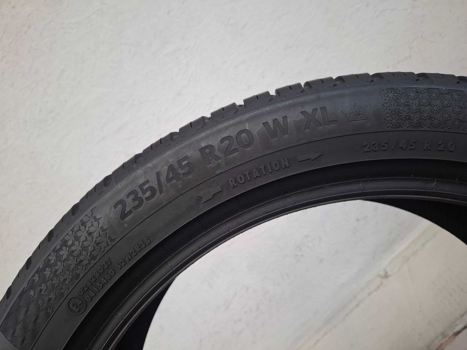 2x 235/45R20 Continental AllSeasonContact 2 EV  2x 6,8mm 24r,