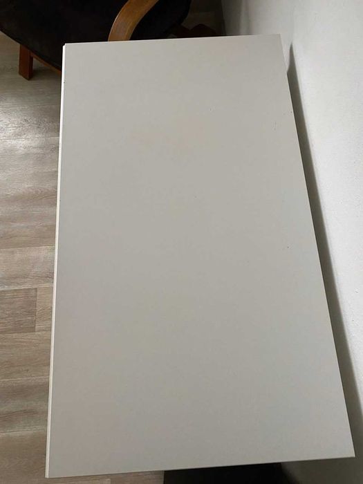 Białe biurko z półkami IKEA / skandynawskie