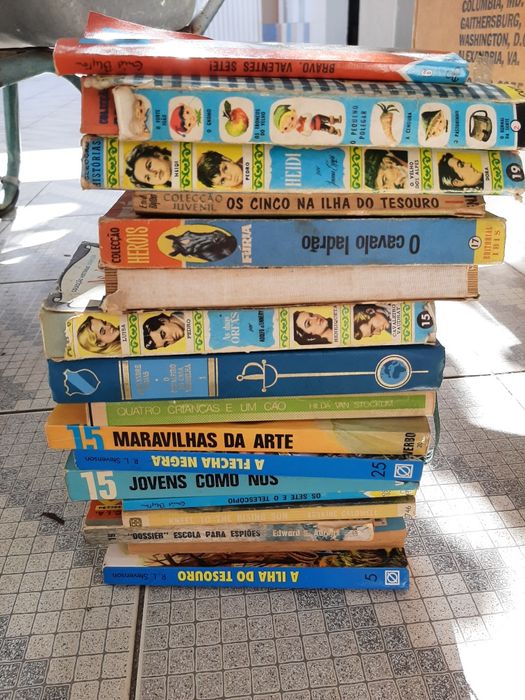 Livro Juvenis. Lote 5€