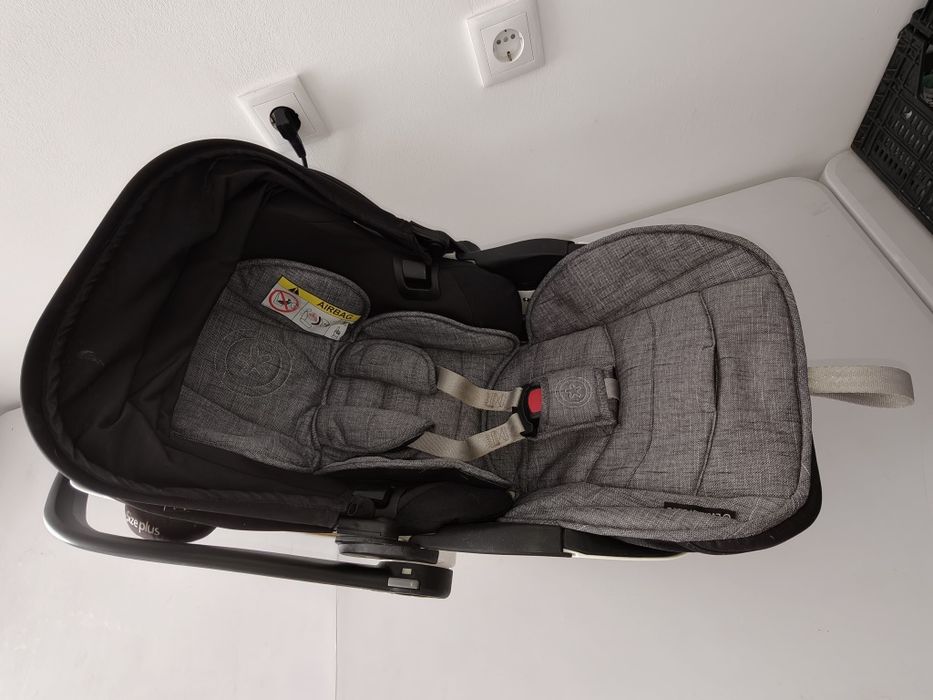 Ovo/Bebé Conforto Kiddy i-Size Plus – Preto e Branco