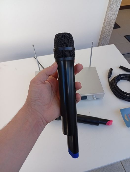 Microfones sem fio Karaoke semi-profisional