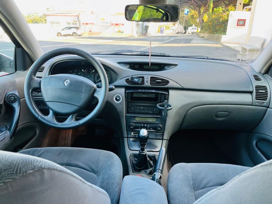180.000km Renault Laguna 1.9 DCI 2002 foto 5