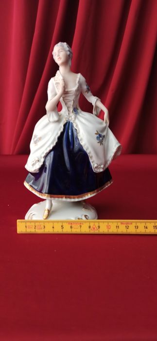 Figurka Dama z wachlarzem, Royal Dux