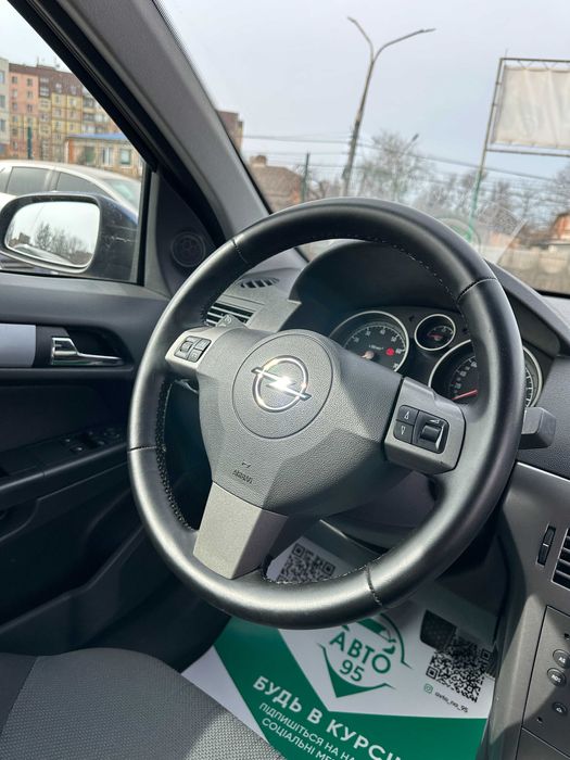 Продам Opel Astra  2016 рік можлива розстрочка,кредит,обмін!