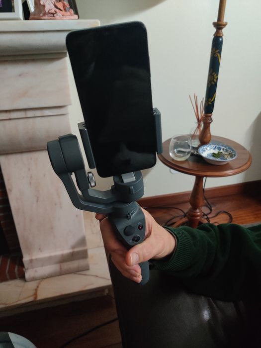 DJI Osmo Mobile 2 - estabilizador smartphone – como novo, com caixa”.
