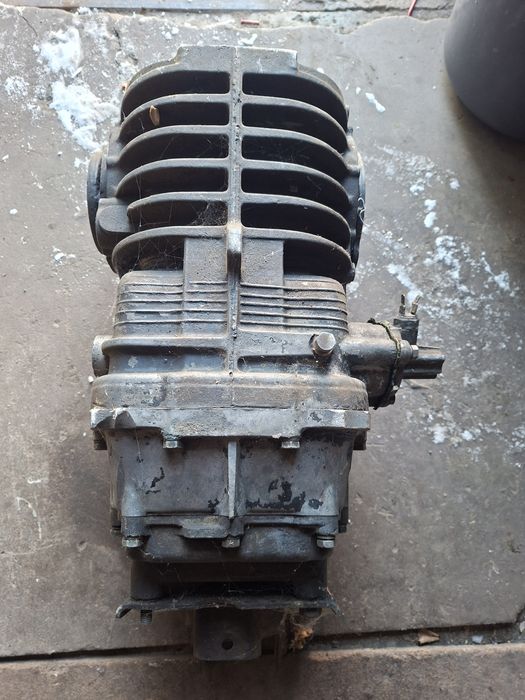 Продам КПП до Фольцвагена Т3 1.6 дизель