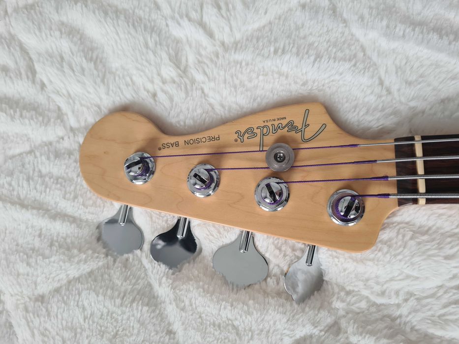 Fender precision bass