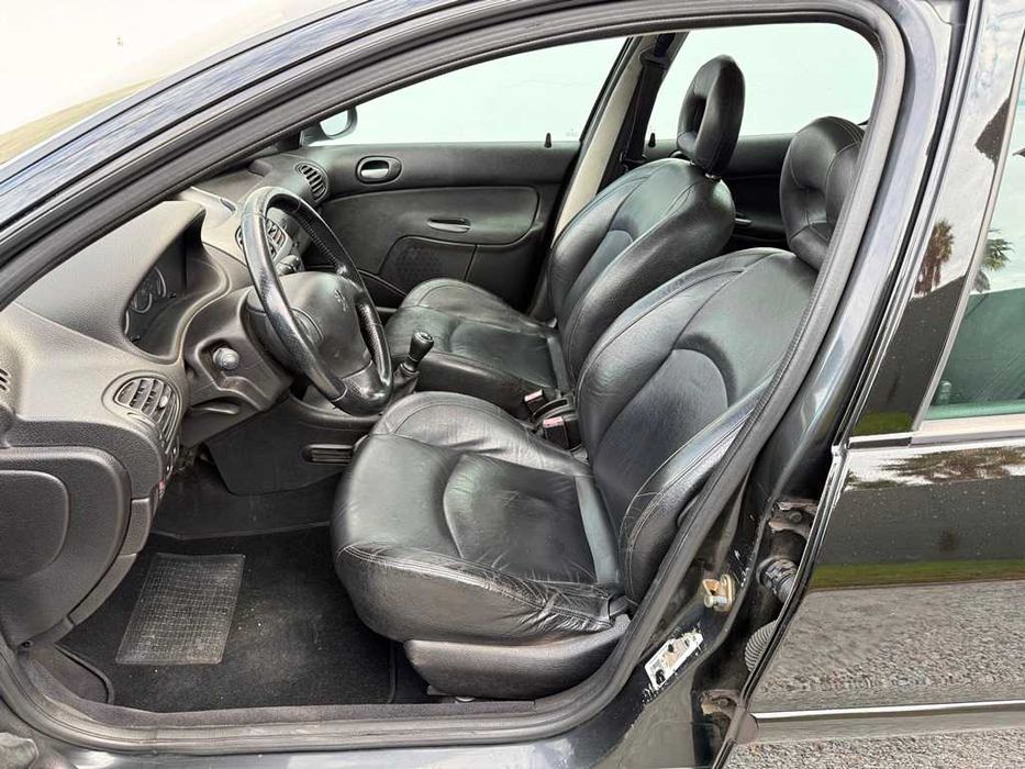 Peugeot 206 1.4i 16v 90Cv ACP 100anos 180.000Km 03/2004
