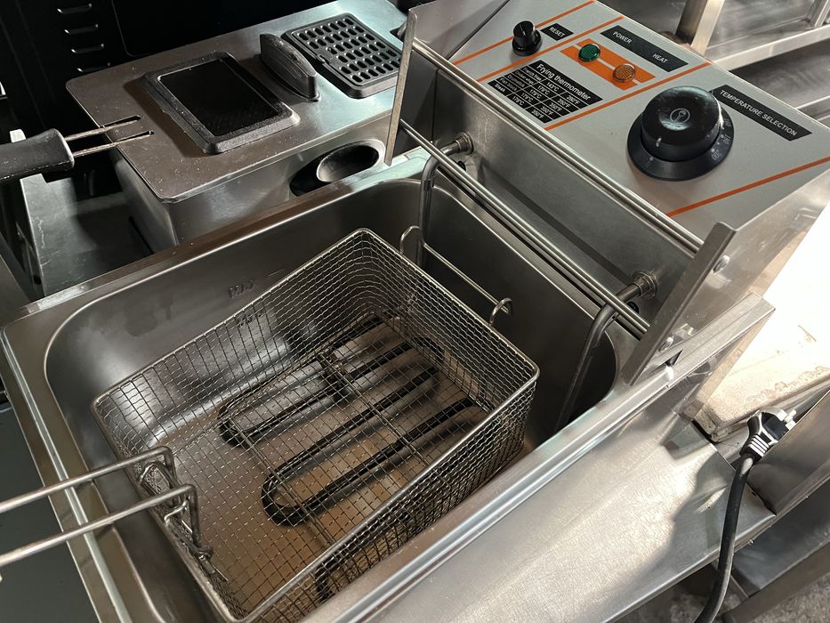 Fritadeira monofásica em inox de 6 lt nova