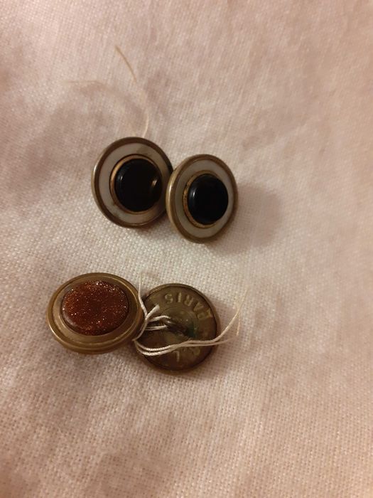 Botões muito antigos com mais de 80 anos