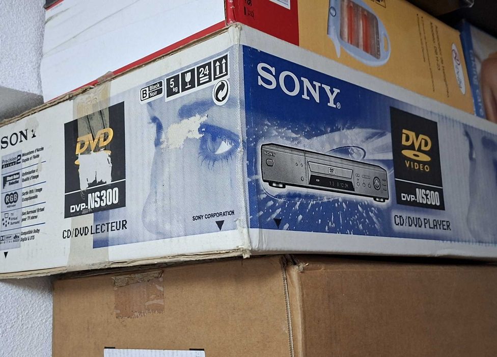 Sony DVD-NS300 - CD/DVD/Video CD Player, com caixa - Não lê os discos