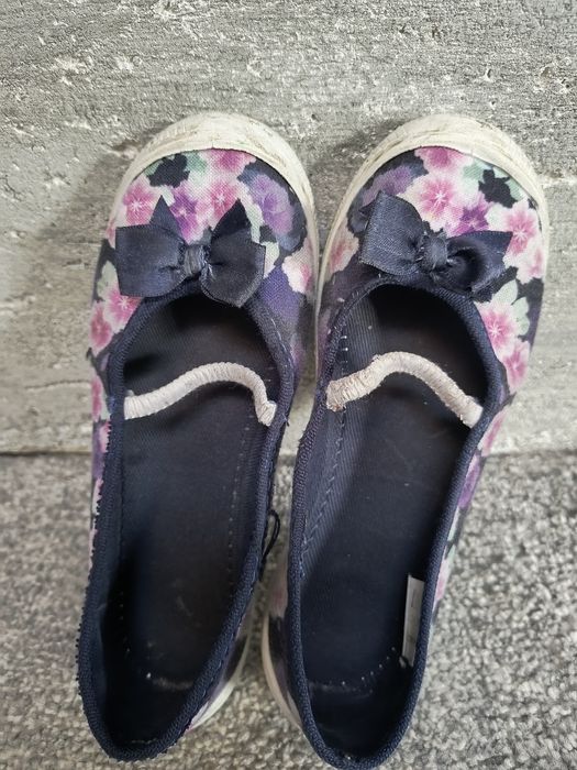 Buty wsuwane rozmiar 30