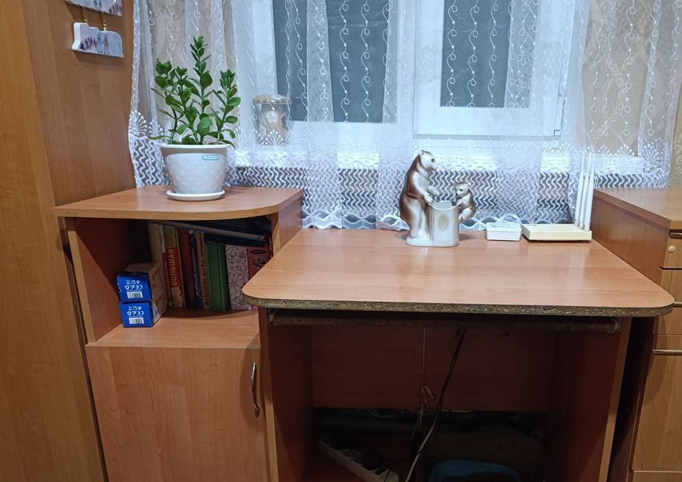 Шафа, стіл і тумба!  Терміново, не дорого!
