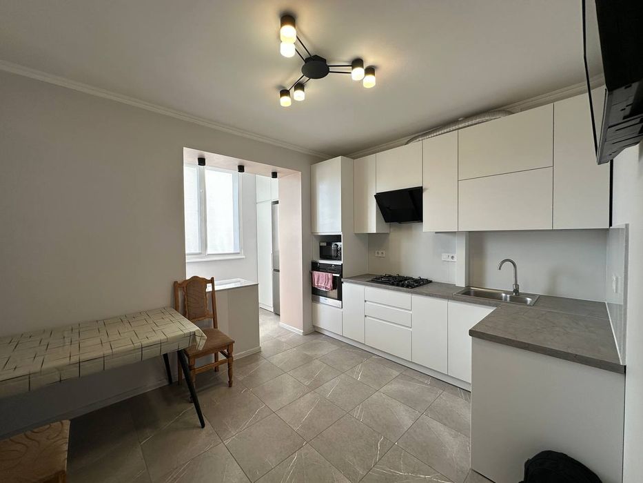 Оренда.1км.квартири. Довженка-58 поряд парку та озера