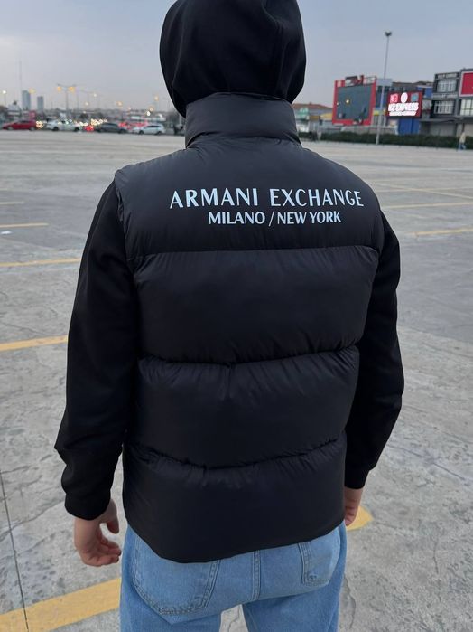 Чоловіча  жилетка  Безрукавка  Armani Exchange  розмір  S-XL