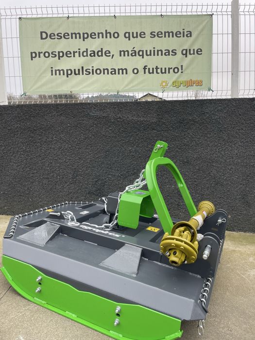 Capinadeira trator