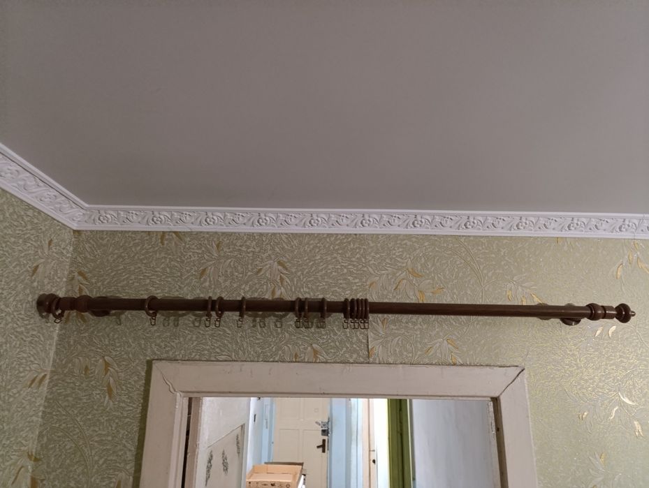 Карниз для штор с колечками есть 2 шт, цена за одну еденицу