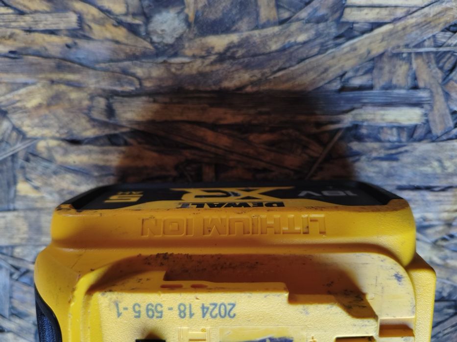 Szlifierka DeWalt dcg 405p1