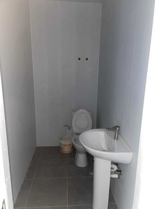 Сдам в аренду помещение площадью 95м2, первый этаж.