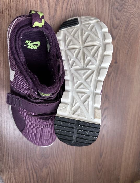 Кросівки Nike berry,40