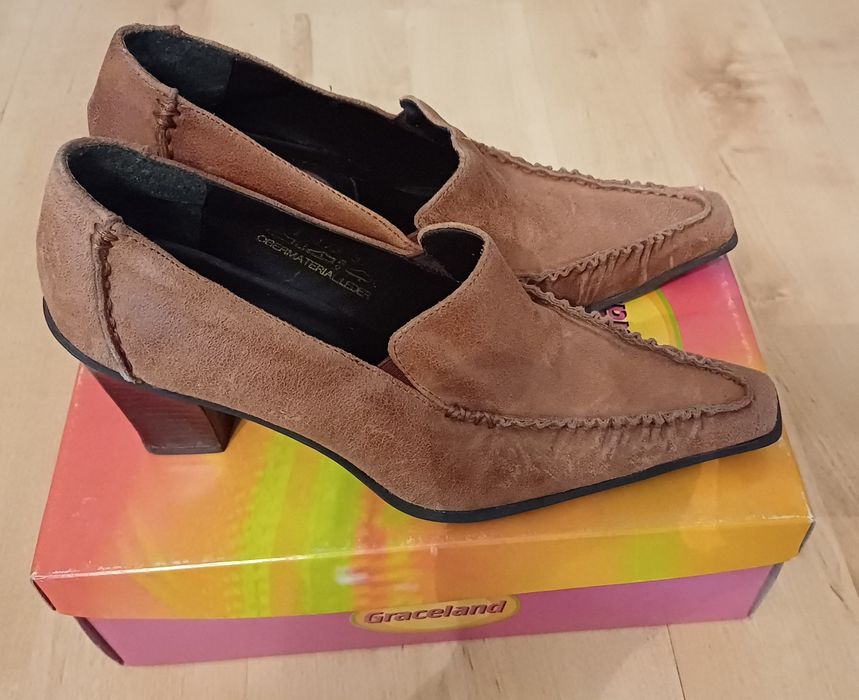 Buty damskie zamszowe, r. 38