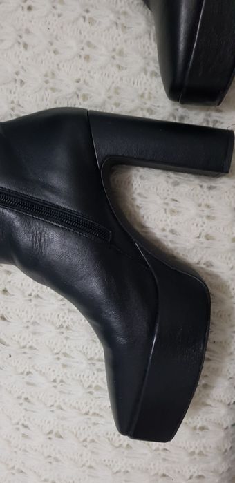 Botas em pele Zara 38