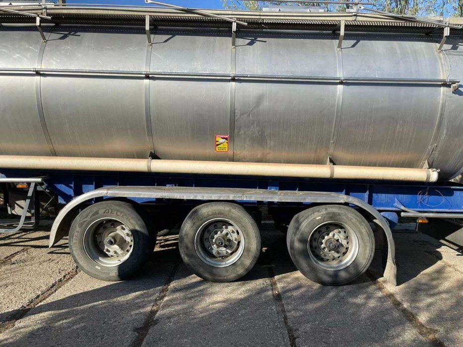 BURG BRO напівпричіп-цистерна харчова.