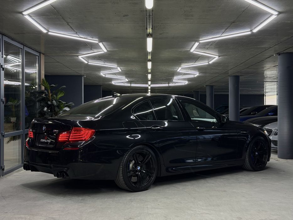BMW M5 F10