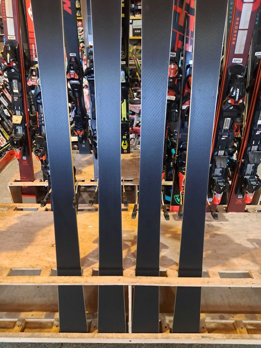 narty ATOMIC Redster Q7 REVOSHOCK 176 cm 2024