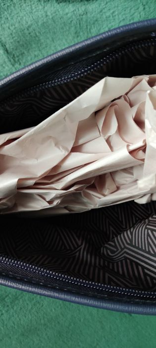 Kosmetyczka DKNY toiletry bag
