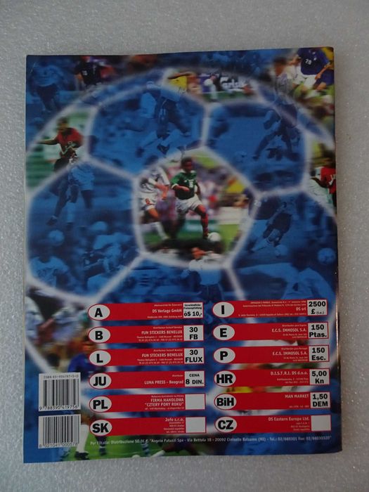 Caderneta de cromos de futebol World Cup France 98 (tem 106 cromos)