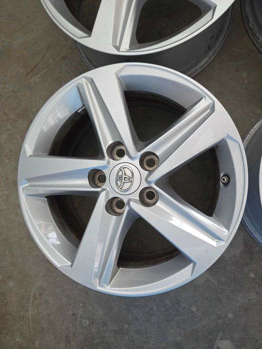 Alufelgi 16" Toyota Corolla Auris Avensis T27 Verso Camry 5x114,3
