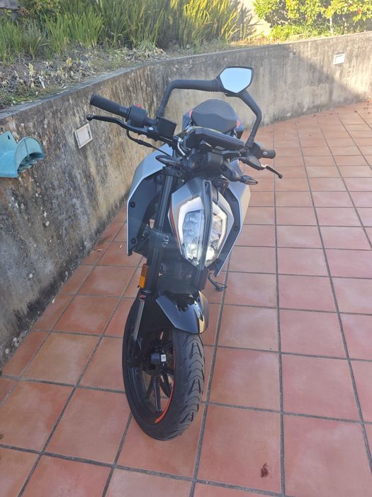 Mota Ktm duke 125 com 4000 km