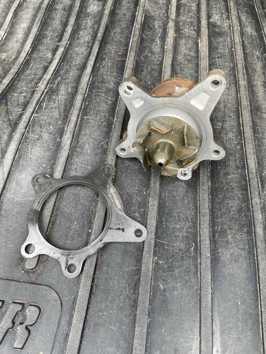 Помпа на KIA RIO 3 Hyundai Accent