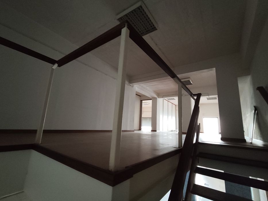 Vende-se ou arrenda-se espaço comercial 200m2