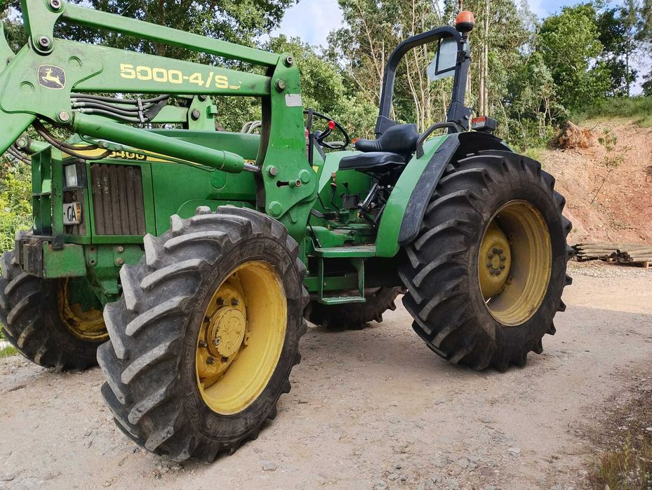 Trator John Deere 5400