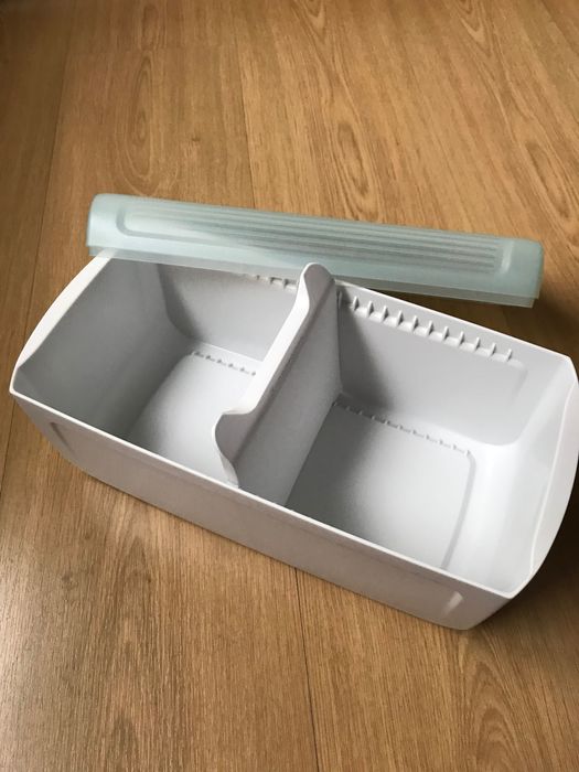Caixa de tostas / pão Tupperware NOVA