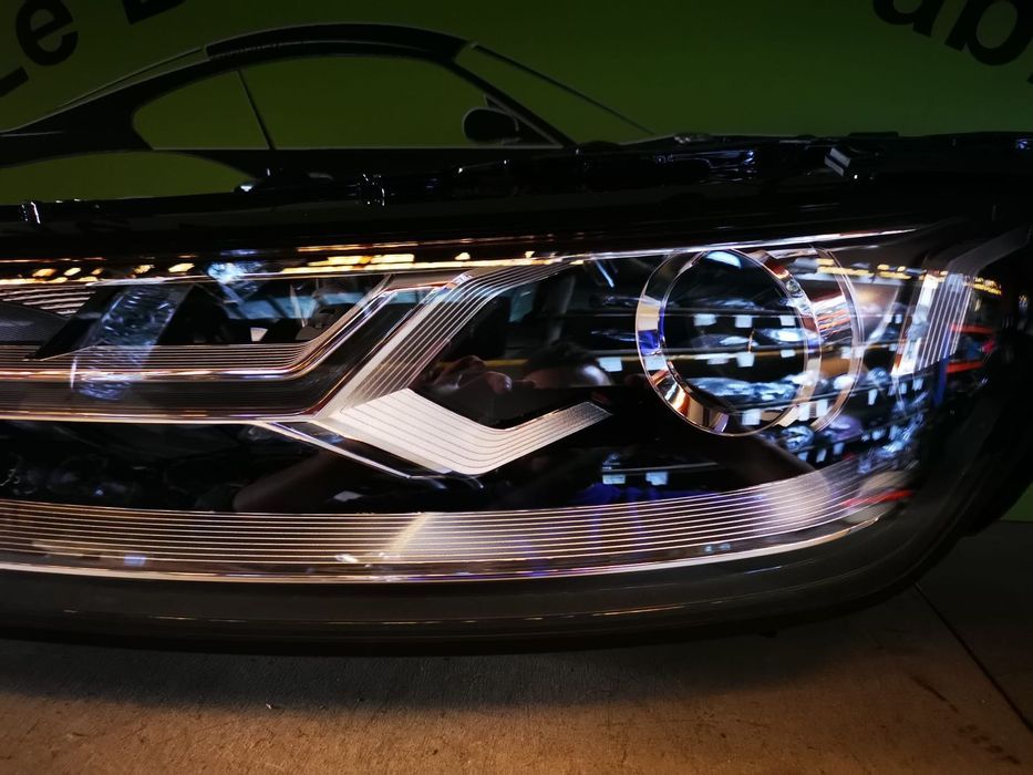 AUDI Q7 4M FAROL ESQ XENON LED - FF015