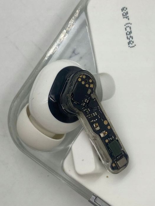 uszkodzone słuchawki bezprzewodowe dokanałowe nothing ear 2 opis