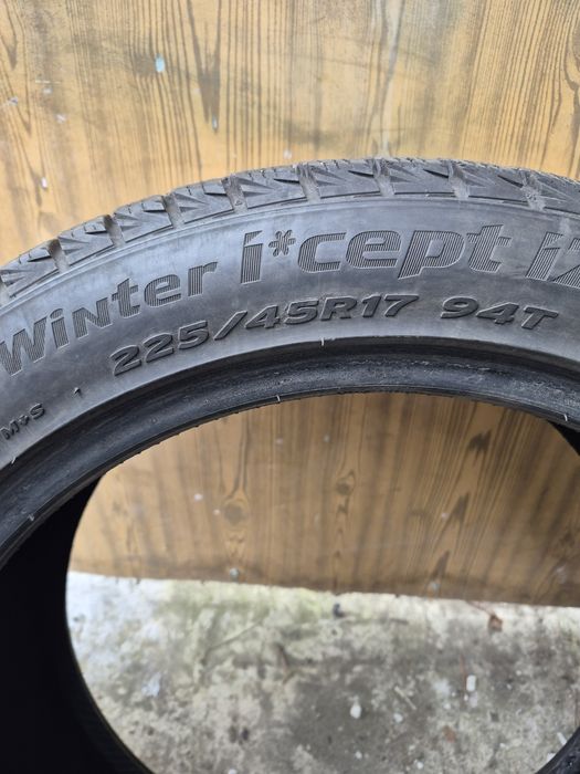 Шини зимові Hankook winter i-cept iz2 225/45 R17