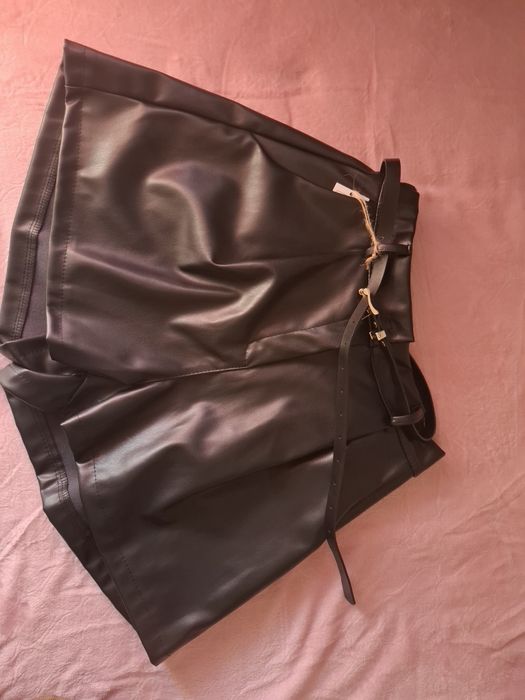 Calções napa com cinto