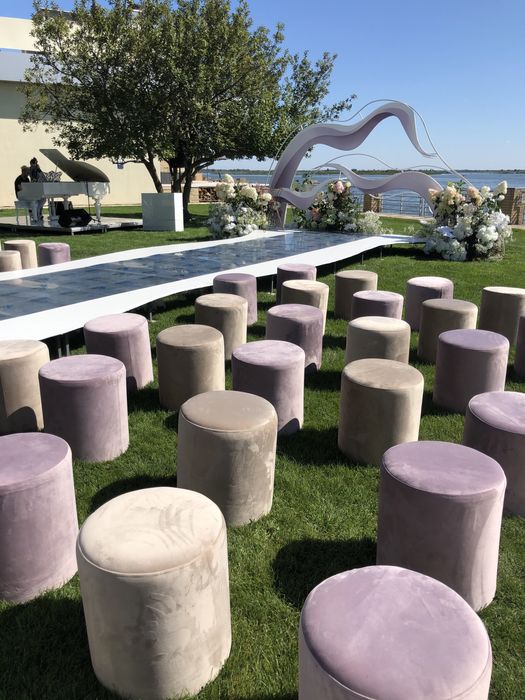 Прокат велюровых пуфиков