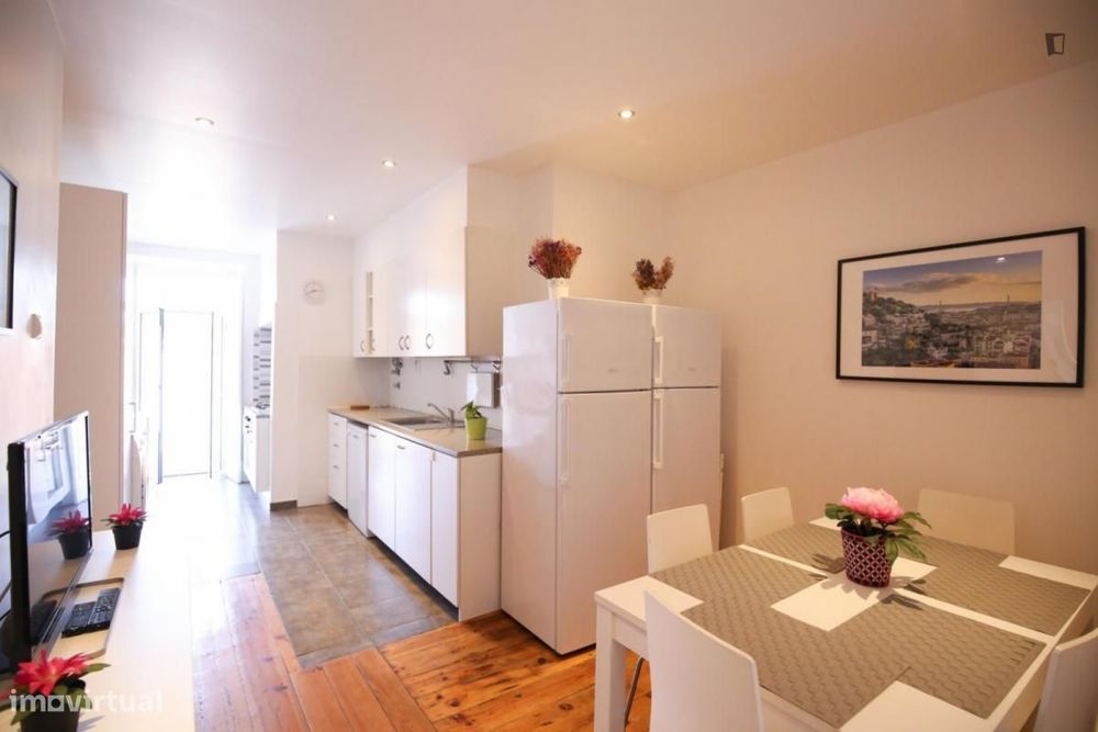 Quarto - localizado em Arroios Lisbon