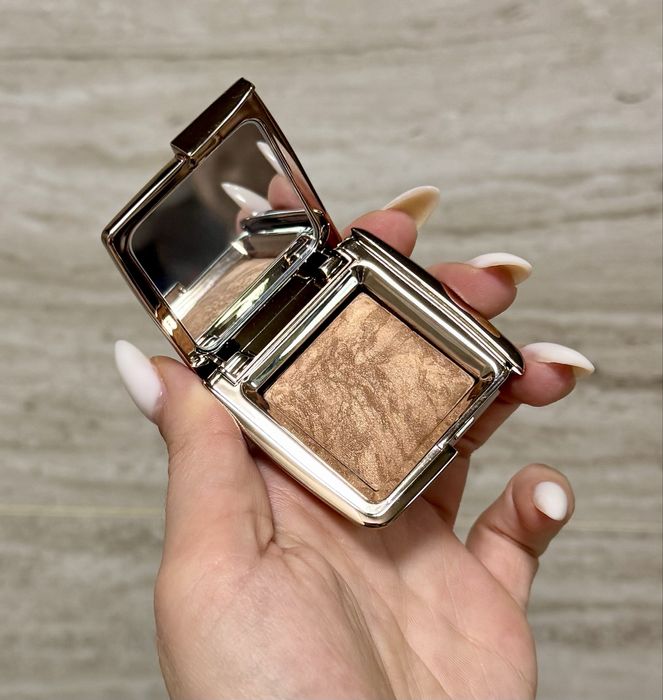 Бронзер hourglass lighting bronzer radiant bronze light