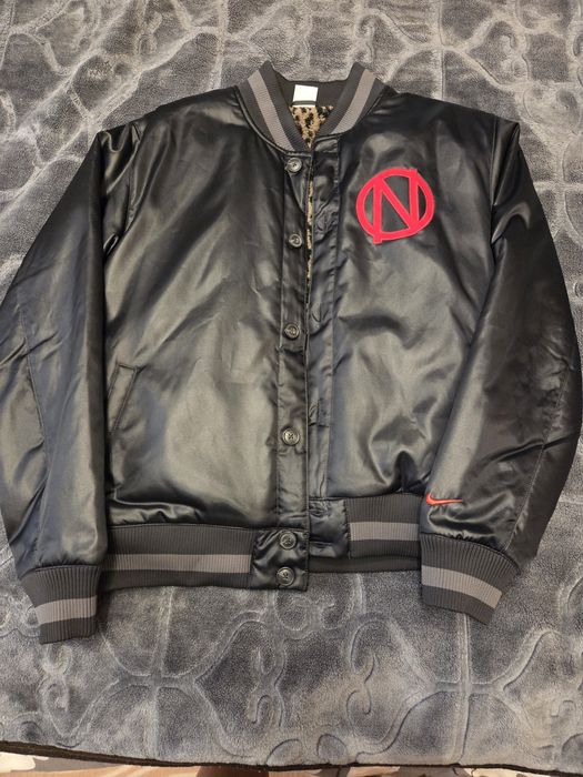 Nike men's premium