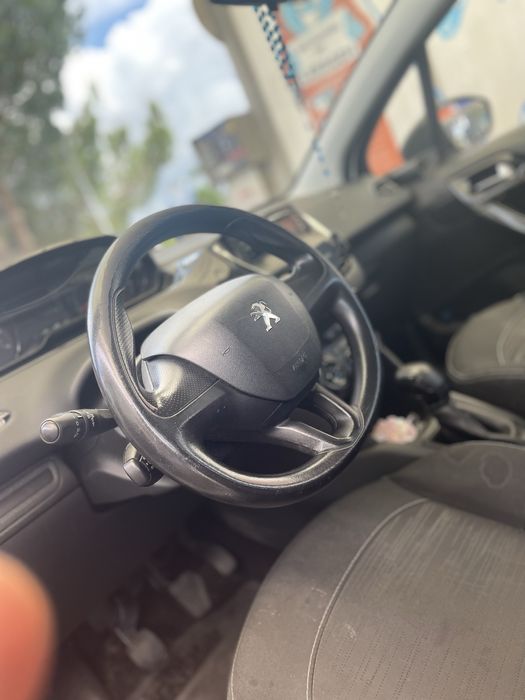 Vendo meu peugeot 208 diesel