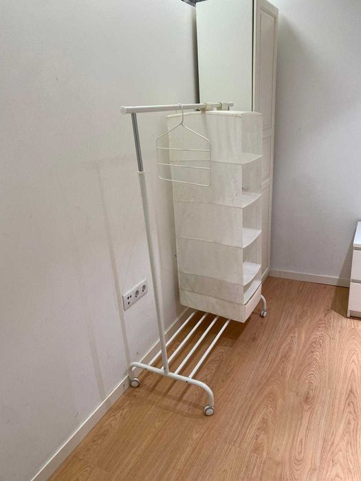 Quarto Estudante Porto  em T3 350€ - junto ao El cort Inglês