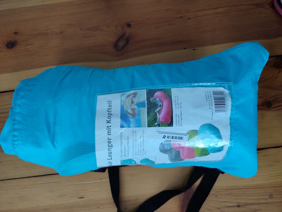 Sofa dmuchana wiatrem niebieska