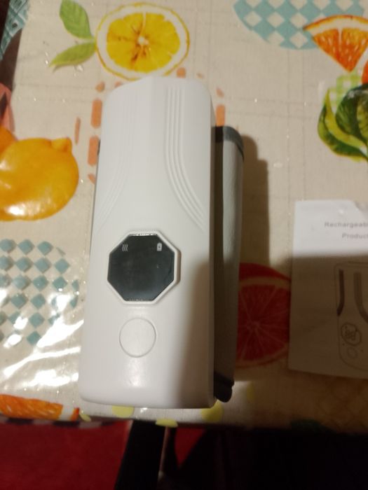 Пристрій для підігріву пляшечок з молоком.